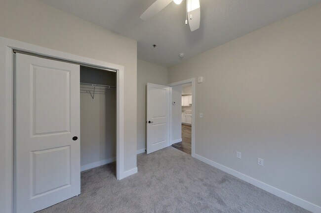 Building Photo - 1176 Devils Glen Rd