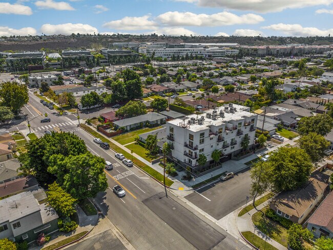 Building Photo - 5455 Inglewood Blvd