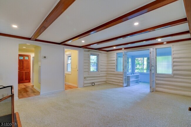 Building Photo - 15 Scenic Dr