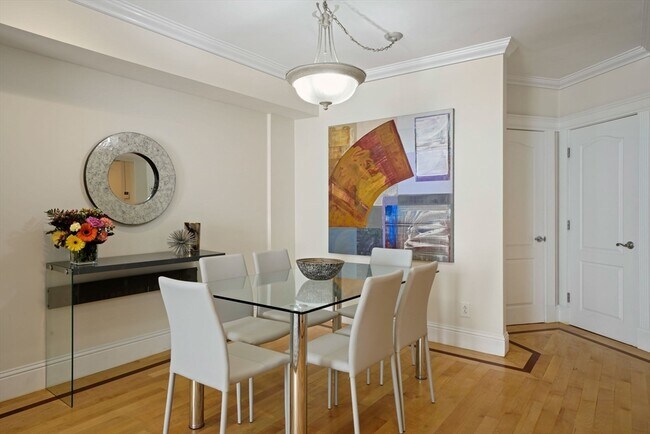 Building Photo - 298 Marlborough St