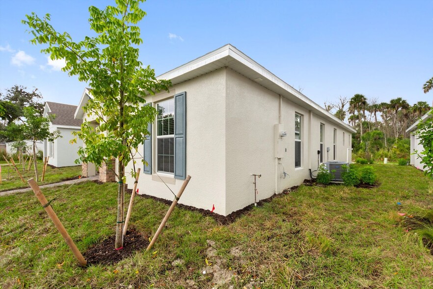 Building Photo - 708 Treehouse Ln