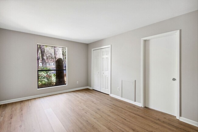 Building Photo - Mariners Walk - Easy walk to the beach