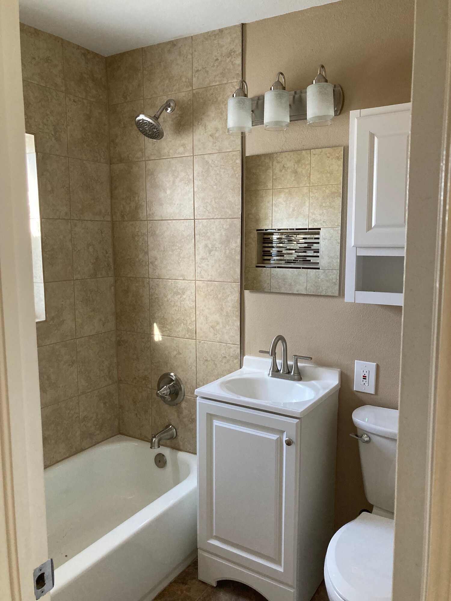 Building Photo - 1083 Hooker St