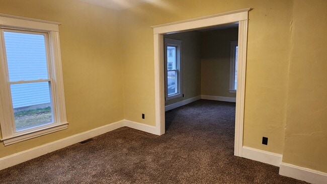 Building Photo - Four Bedroom Single Family Home for Rent in Salamanca NY!