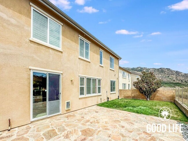 Building Photo - 3896 Lake Cir Dr
