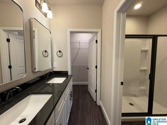 Building Photo - 4411 Lennox Pl