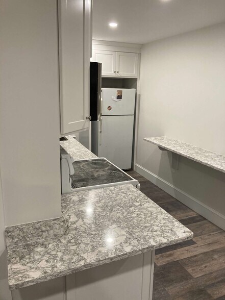 Building Photo - 629 Wood St