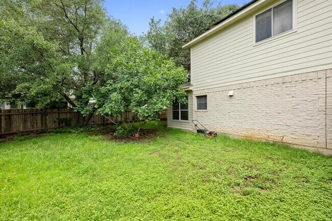 Building Photo - 4433 Chickasaw Ct