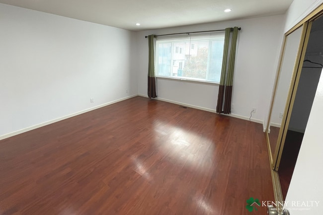 Building Photo - Spacious Six Bedroom, Three Bathroom Home ...