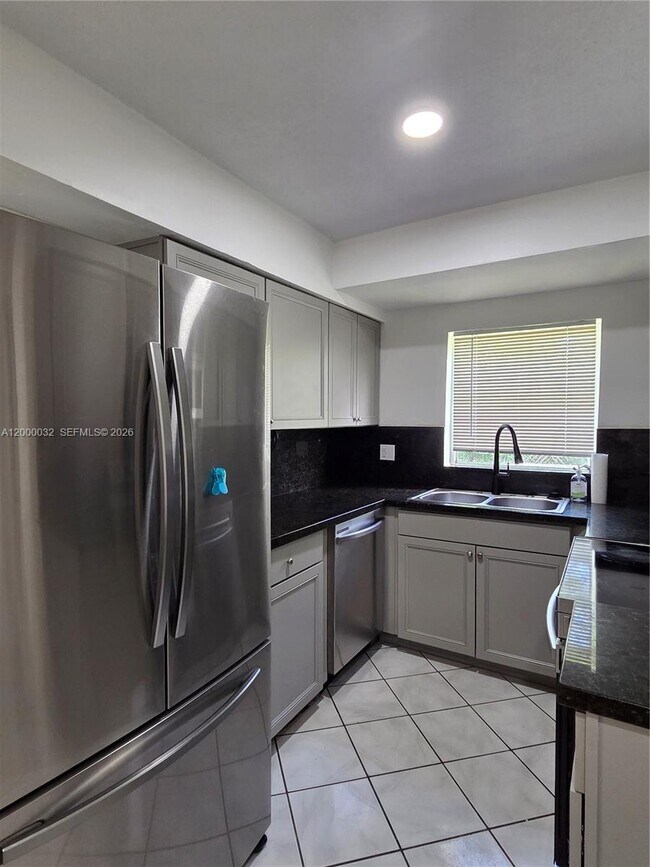 Building Photo - 400 NE 142nd St