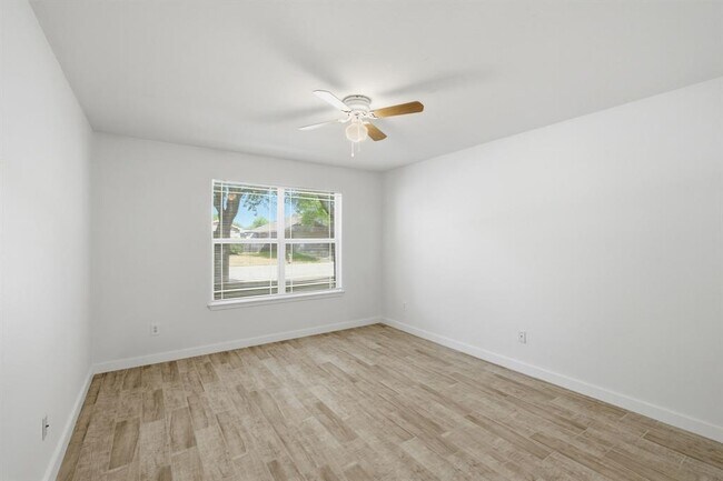 Building Photo - 3357 Pioneer Crossing Dr