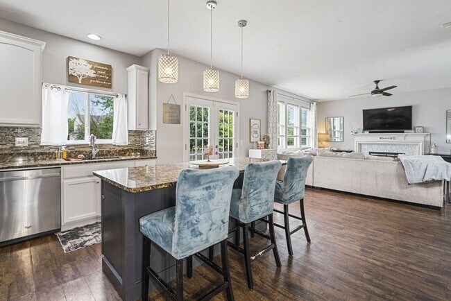 Building Photo - Luxurious 4-Bedroom in Westfield, IN