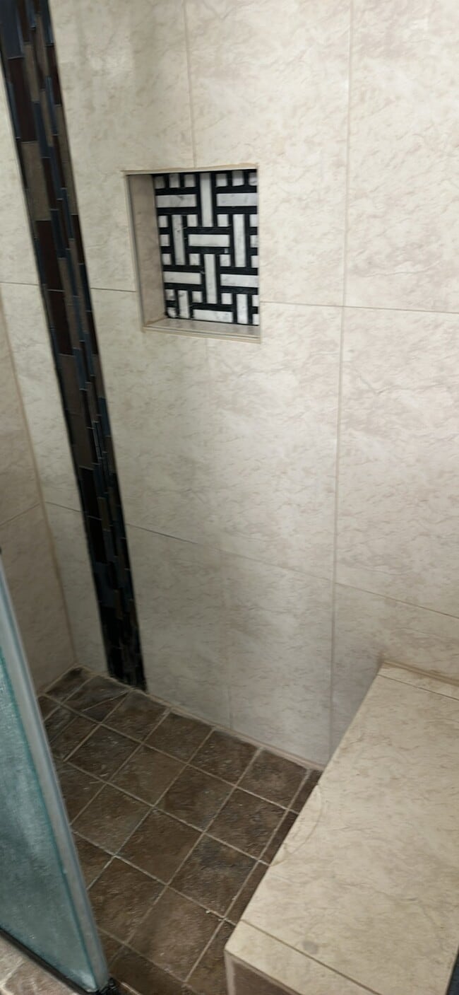 Building Photo - 2429 Greenwich Dr