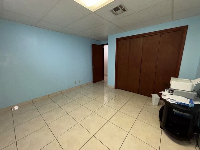 Building Photo - 1417 Matthew Dr