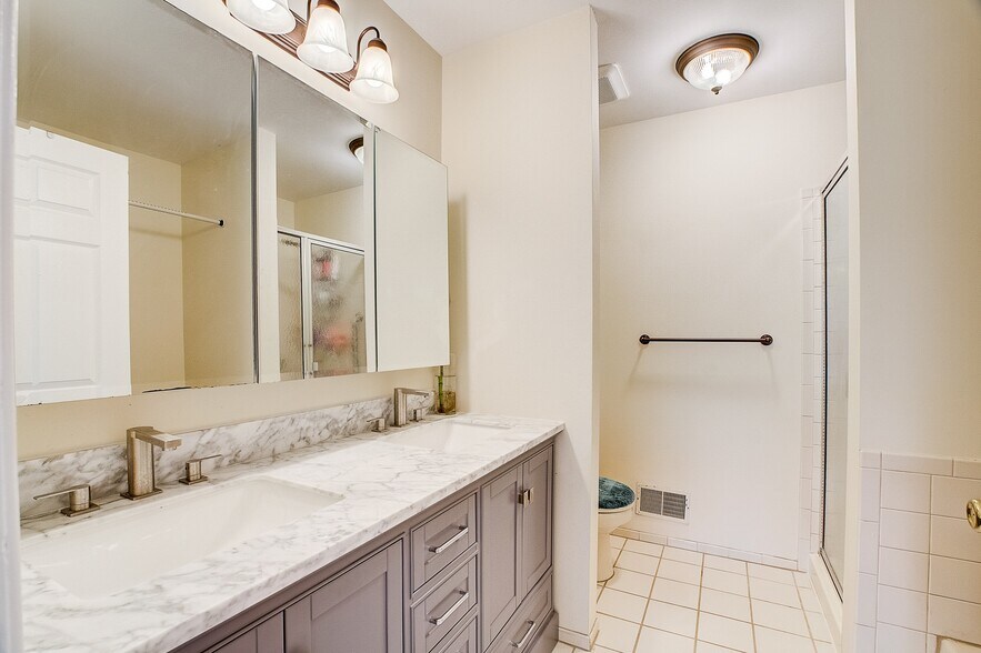 Double vanity in Primary Bath - 16 Castle Dr