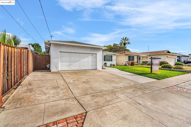 Building Photo - 1209 Tulip Dr