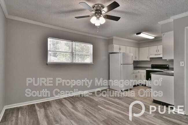 Building Photo - 601 Riverhill Cir