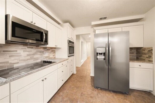 Building Photo - 3010 NE Lancaster Ln