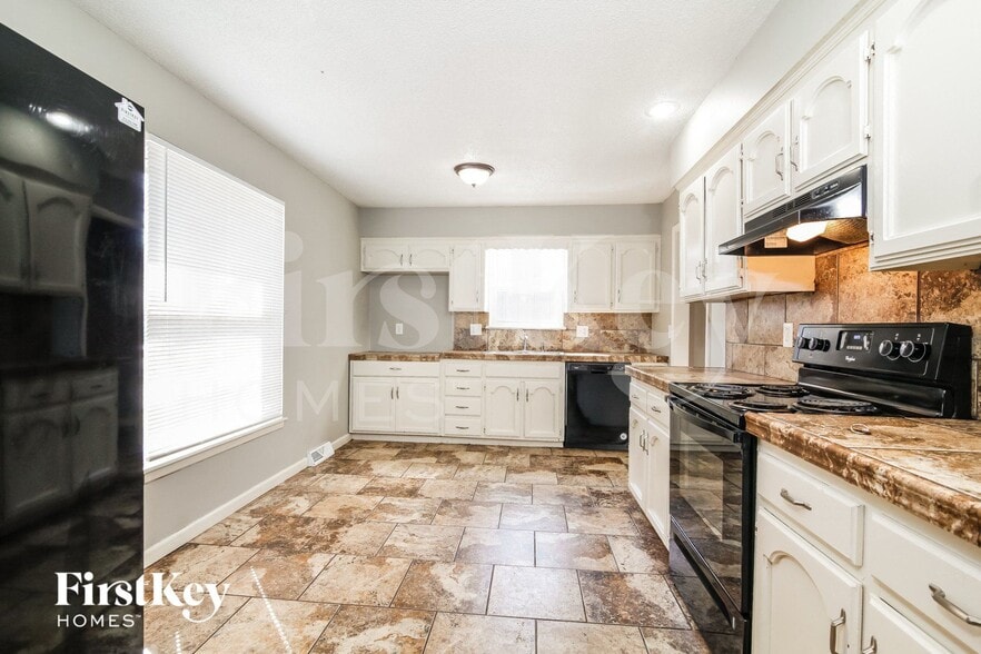 Building Photo - 1301 SW 20 St