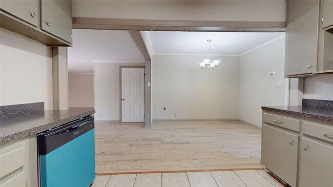 Building Photo - 1501 13th St N