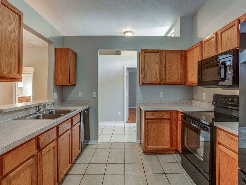 Building Photo - 12408 Tree Pointe Ct