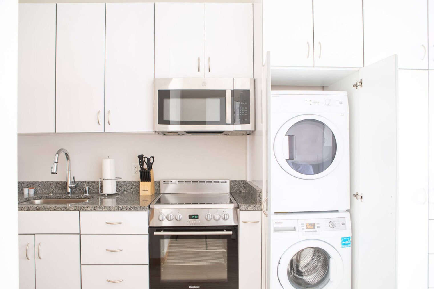 Building Photo - 1640 N Water St