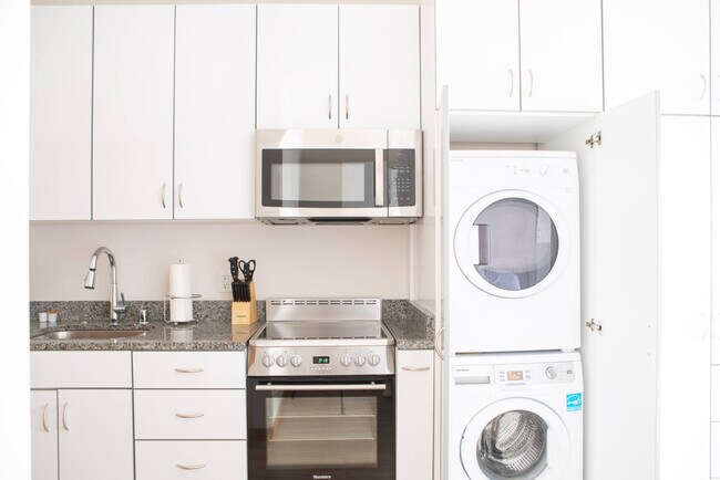 Building Photo - 1640 N Water St