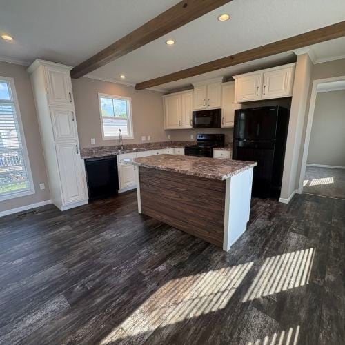 Building Photo - 370 Sycamore Loop