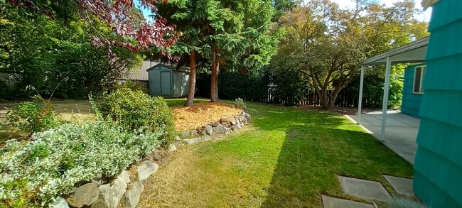 Building Photo - 11532 4th Ave NW