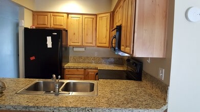 Building Photo - Village at University Heights 1 Bed/1 Bath - $1,350!!