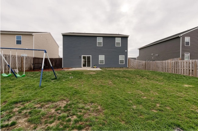 Building Photo - 4 Bedroom, Two Story House in Avalon Bluff...