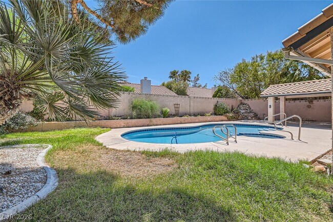 Building Photo - 1779 Yellowwood Dr