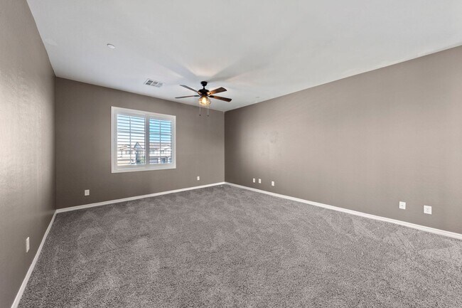 Building Photo - Luxury Living in Henderson's Tuscany: Spacious 4 Bedroom Home with Expansive Yard & More!
