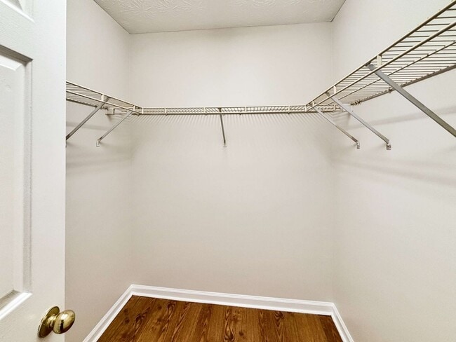 Building Photo - Modern 3BR/2.5BA Home in Prime Acworth!