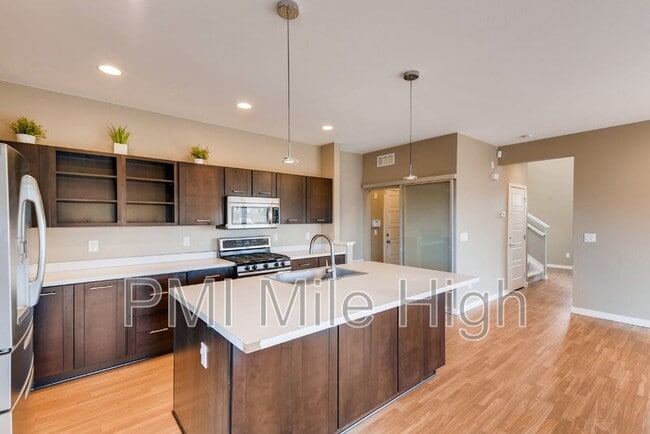 Building Photo - 10057 Quintero St