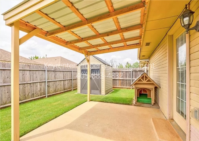 Building Photo - Gorgeous 3 bedroom 2 Bath and 2 Car Home in the Heart of Yukon