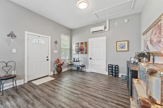 Building Photo - 4912 Avenue R