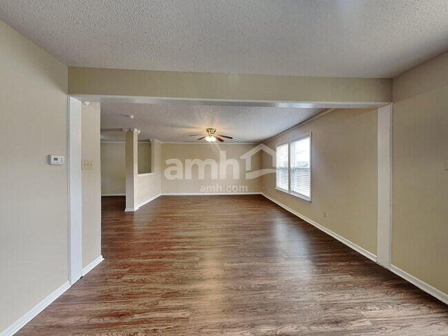 Building Photo - 6805 W Littleton Dr