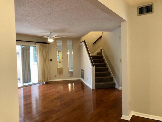 Building Photo - 4300 Hazel Ave