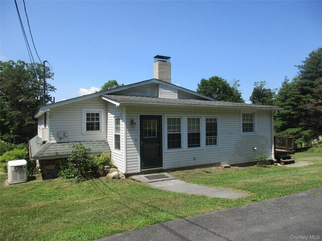 Building Photo - 44 Academy Ave