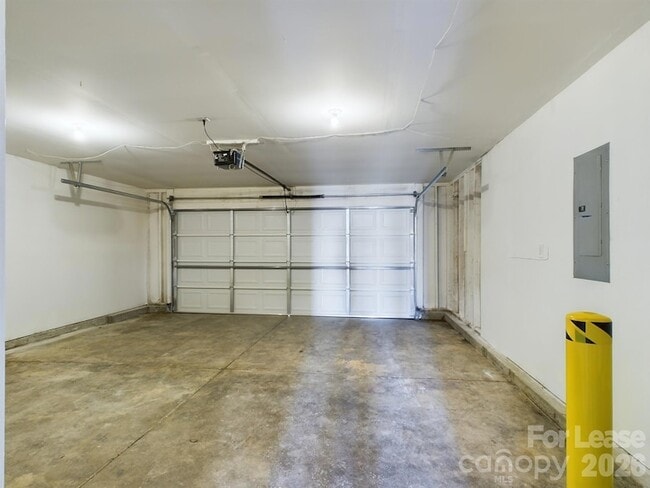 Building Photo - 12621 Dervish Ln