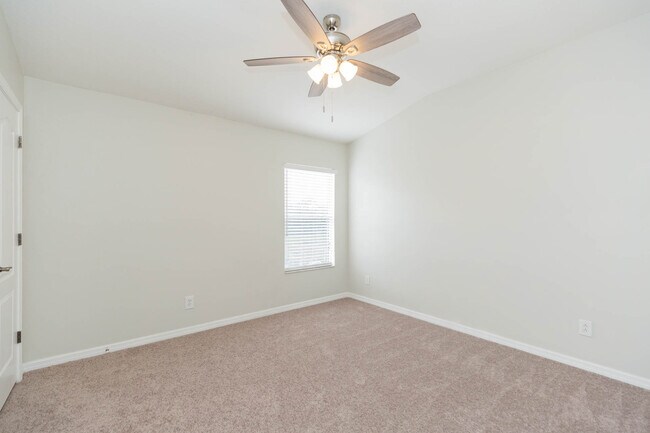 Secondary bedroom - 5808 Fishhawk Ridge Dr