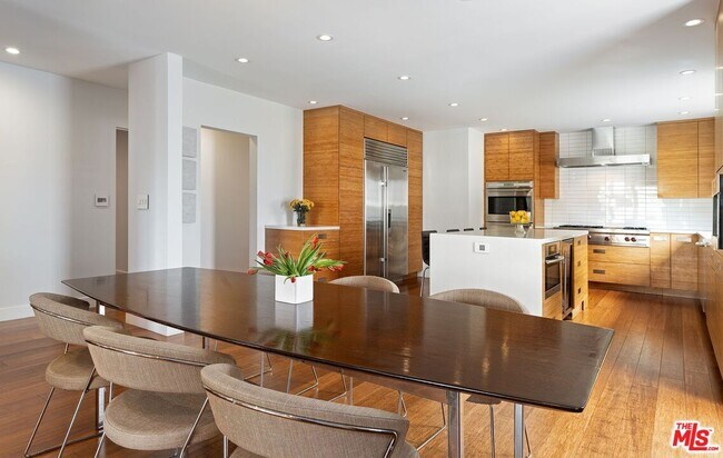 Building Photo - 7826 W 80th St