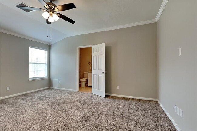 Building Photo - 10835 Barker View Dr