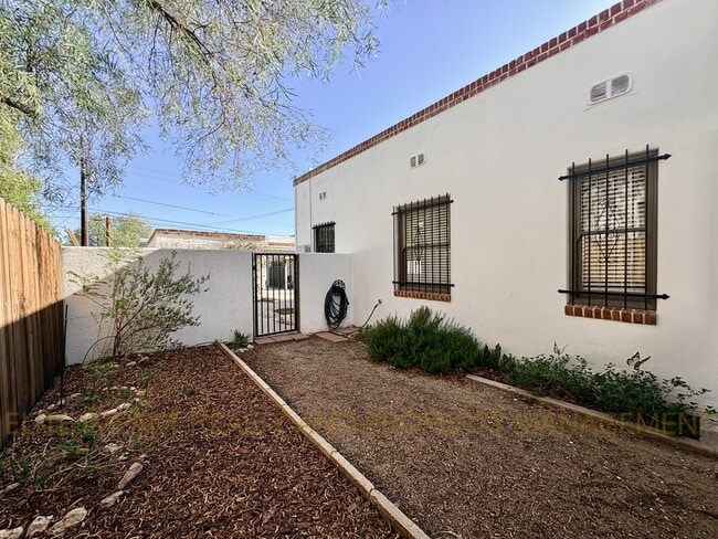 Building Photo - 1718 E Grant Rd