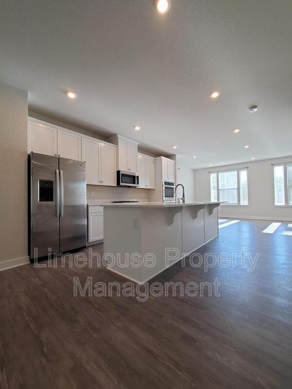 Building Photo - 946 Gabion Wy