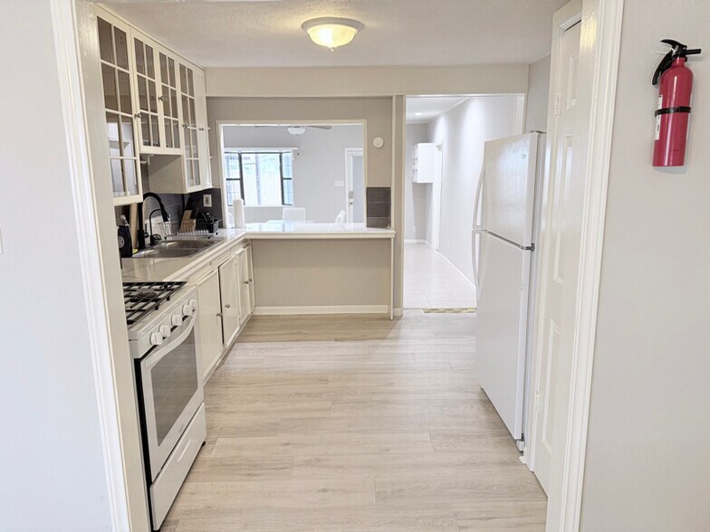 Building Photo - 7418 Oscar Dr