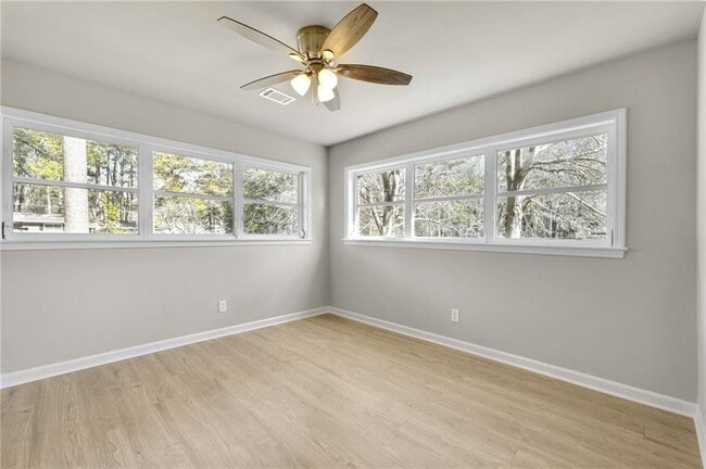 Building Photo - 1963 Shepherd Cir SW