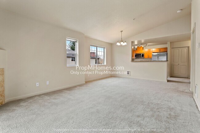 Building Photo - 10834 NE Holly St
