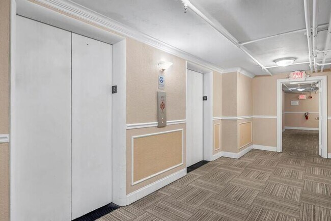 Building Photo - 311 W Ashley St